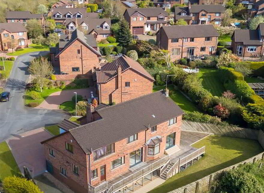 8 Royal Lodge Mews, Off Purdysburn Road, Belfast, BT8 7YT