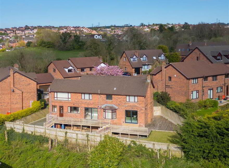 8 Royal Lodge Mews, Off Purdysburn Road, Belfast, BT8 7YT