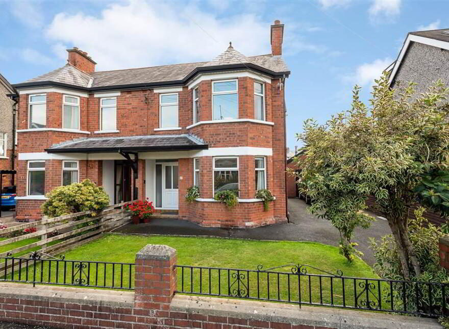 25 Clonlee Drive, Belfast, BT4 3DA photo