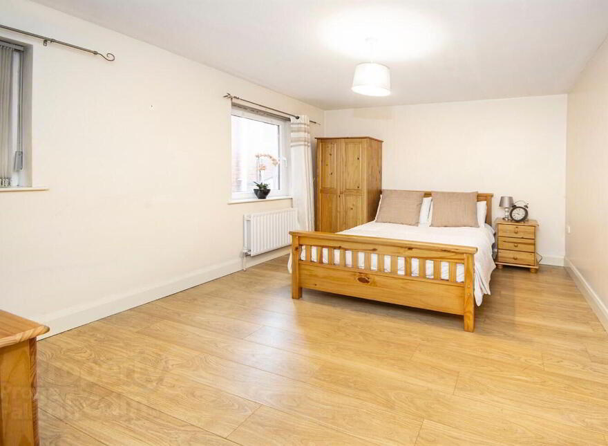 Room 2, 24 Magdala Street, Belfast, BT7 1PU photo