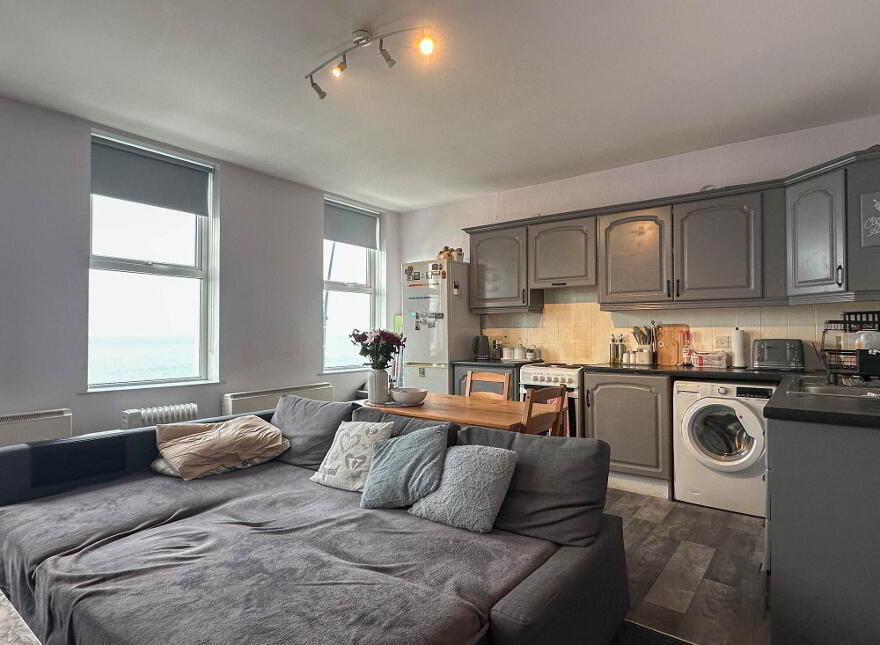 A Apt &, B 48 The Promenade, Portstewart, BT55 7AE