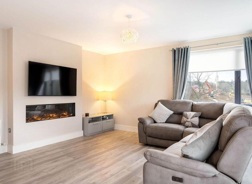 Apartment 12 Le Hunt House, Brennanstown Square, Cabinteely, Dublin, D18XD74