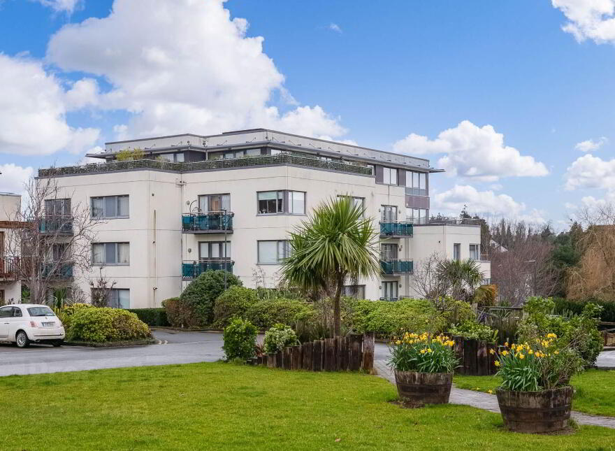 Apartment 12 Le Hunt House, Brennanstown Square, Cabinteely, Dublin, D18XD74 photo