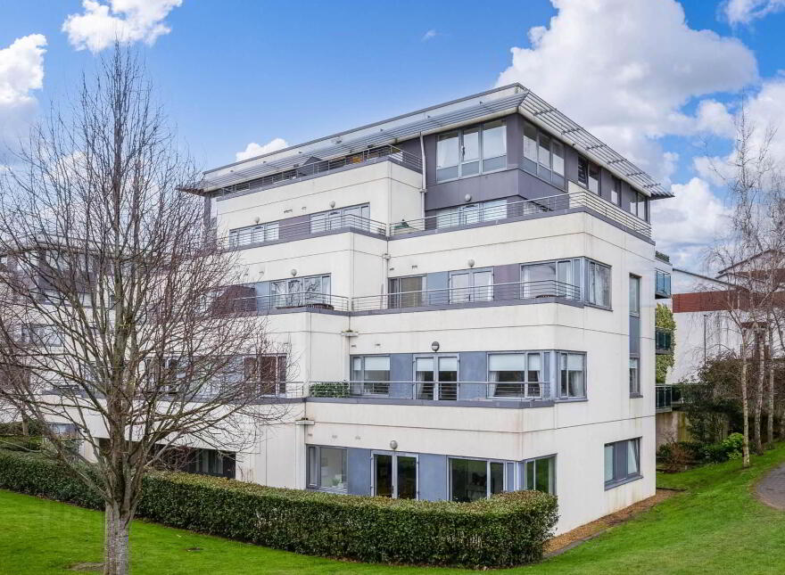 Apartment 12 Le Hunt House, Brennanstown Square, Cabinteely, Dublin, D18XD74