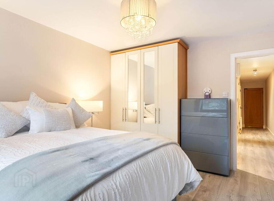 Apartment 12 Le Hunt House, Brennanstown Square, Cabinteely, Dublin, D18XD74