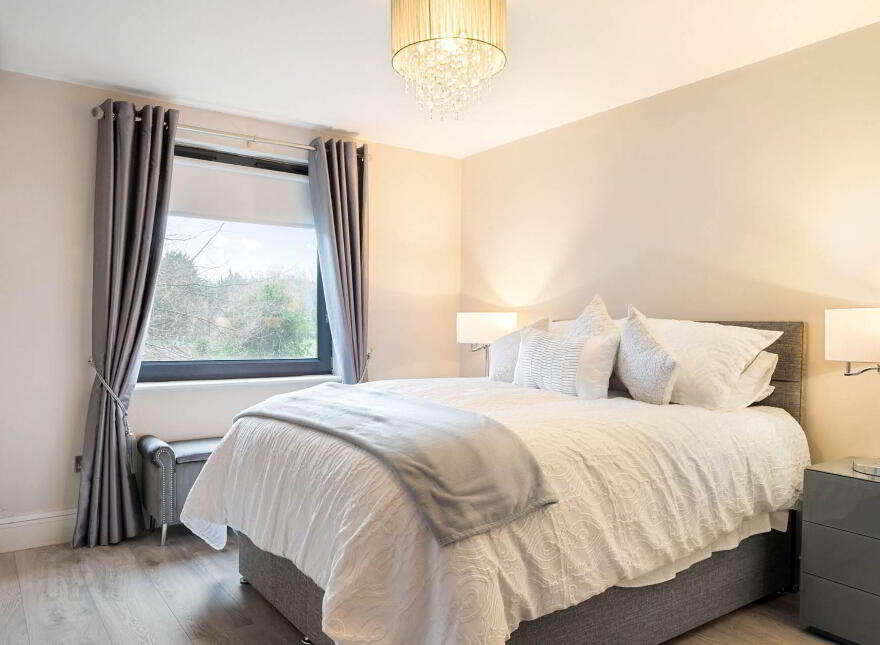 Apartment 12 Le Hunt House, Brennanstown Square, Cabinteely, Dublin, D18XD74