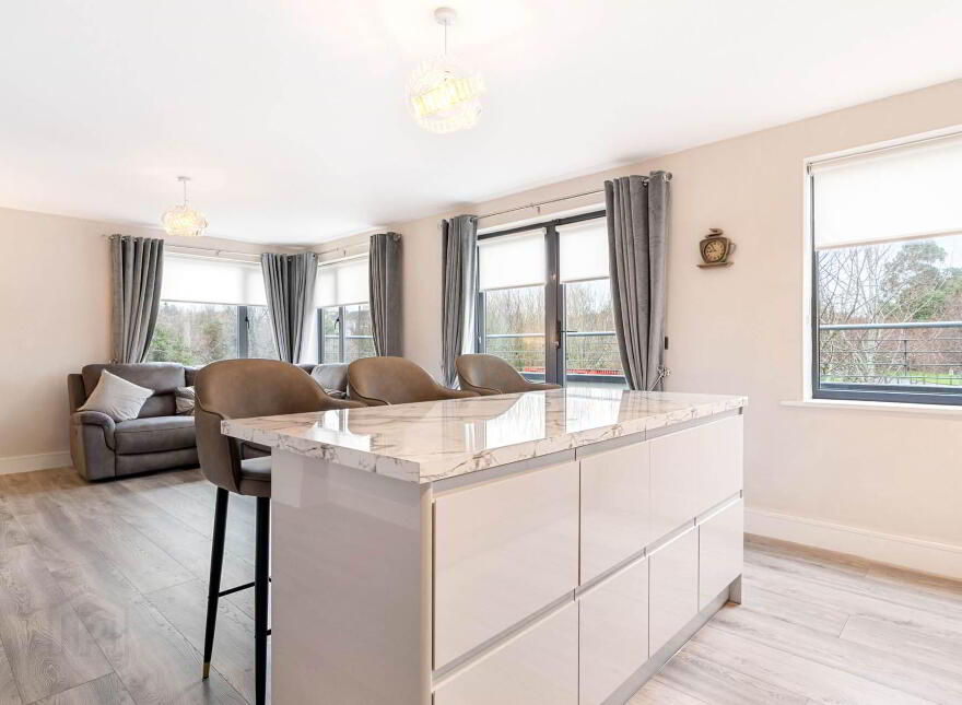 Apartment 12 Le Hunt House, Brennanstown Square, Cabinteely, Dublin, D18XD74