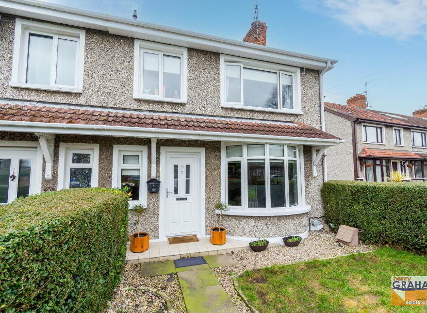 29 Belvoir Crescent, Lisburn, BT28 1UA photo