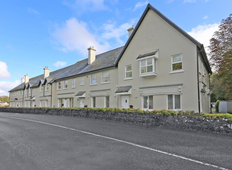 5a Castle View, Castle Street, Castleconnell
