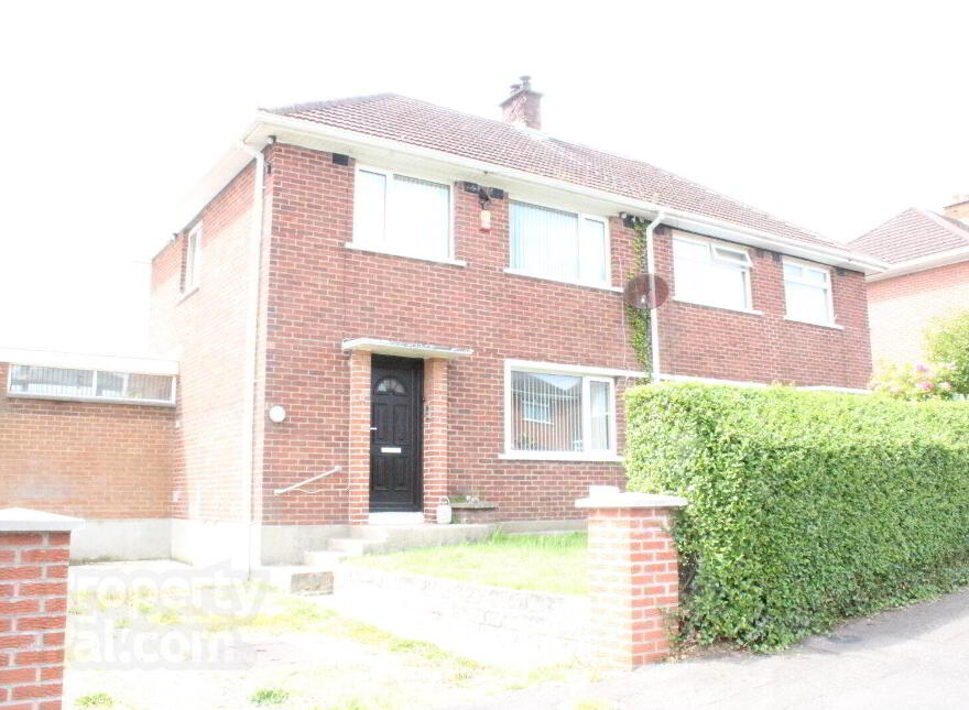 2 Cherryhill Park, Dundonald, Belfast, BT16 1JB photo