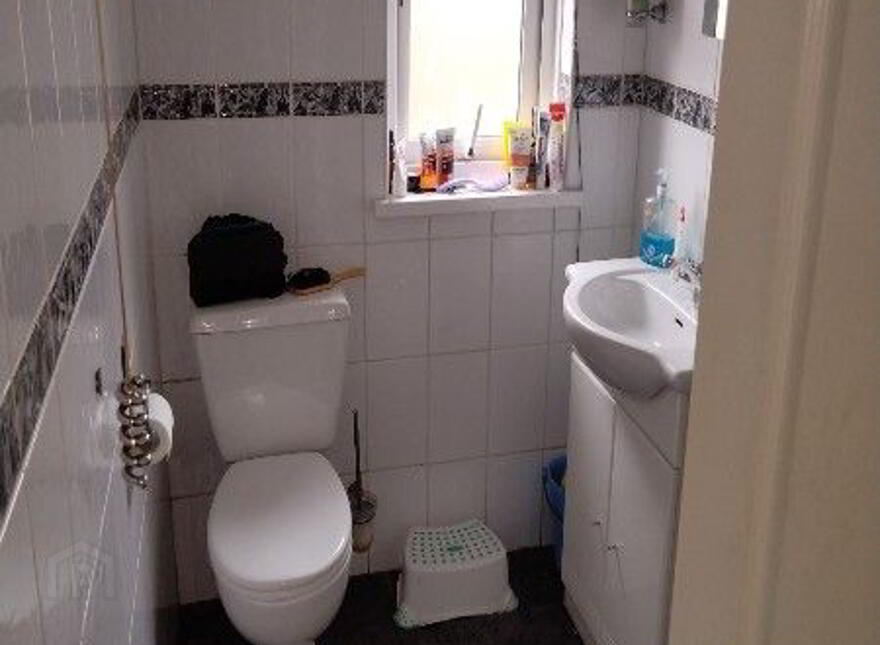 48 Sunnylands Grove, Carrickfergus, BT38 8NR