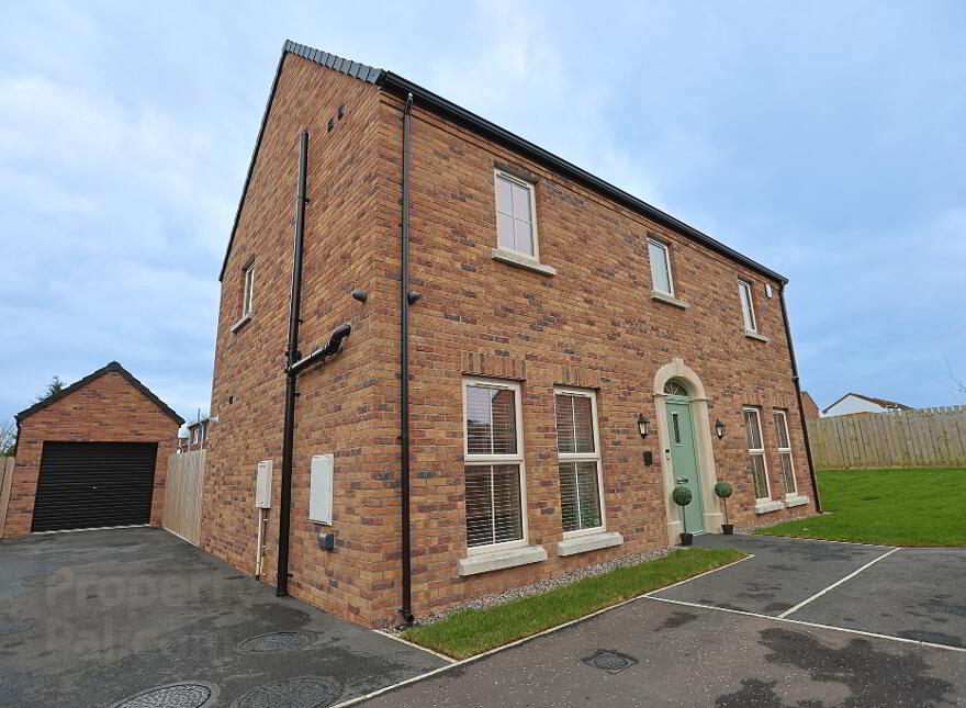 35a Oakwood Hall, Portadown, Craigavon, BT62 3FN photo