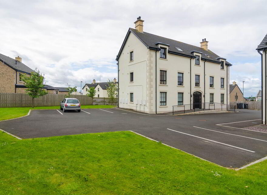 26 Lady Wallace Court, Lisburn, BT28 3GU photo