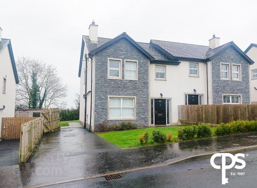 17 Roxborough Manor, Moy, BT71 7FQ photo