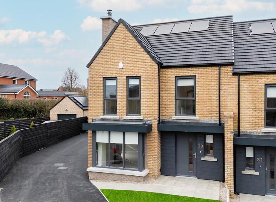 31 Moira Gate, Moira, Craigavon, BT67 0XZ photo