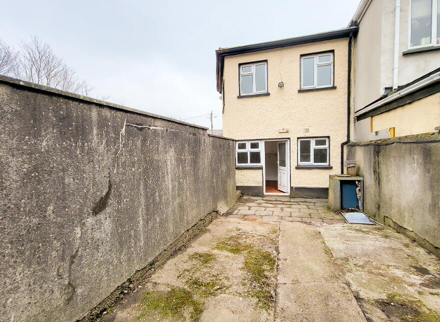 1 Old Chapel Ground, Arklow, Y14H727