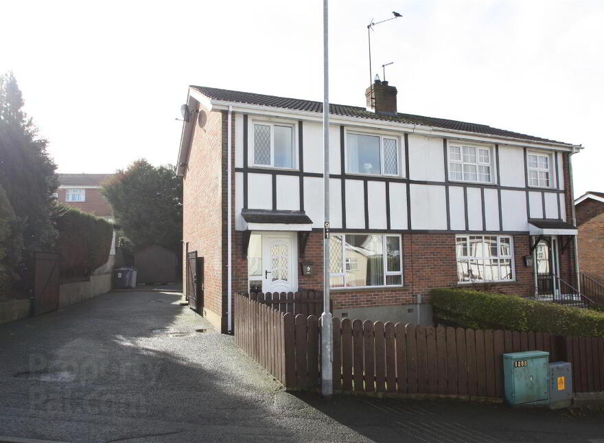 2 Tudor Oaks, Ballynahinch, BT24 8YP photo