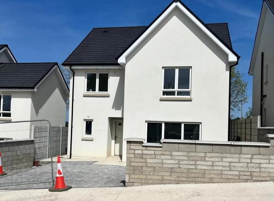 74 Glebe Manor, Whitegate, Midleton, Cork photo