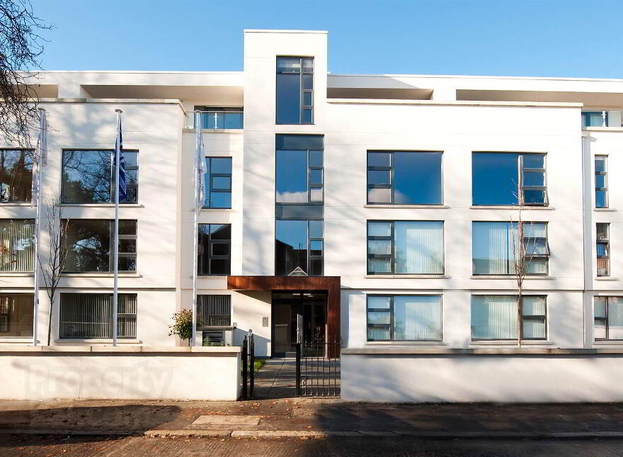 22 Stratfield House, 6-8 Wellington Park Terrace, Belfast, BT9 6DR photo