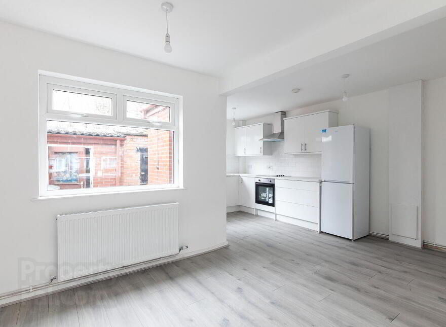 82 Gainsborough Drive, Belfast, BT15 3EL photo