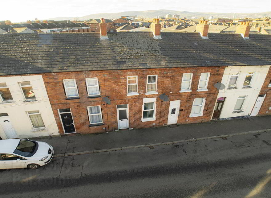 193 Avoniel Road, Belfast, BT5 4SG photo