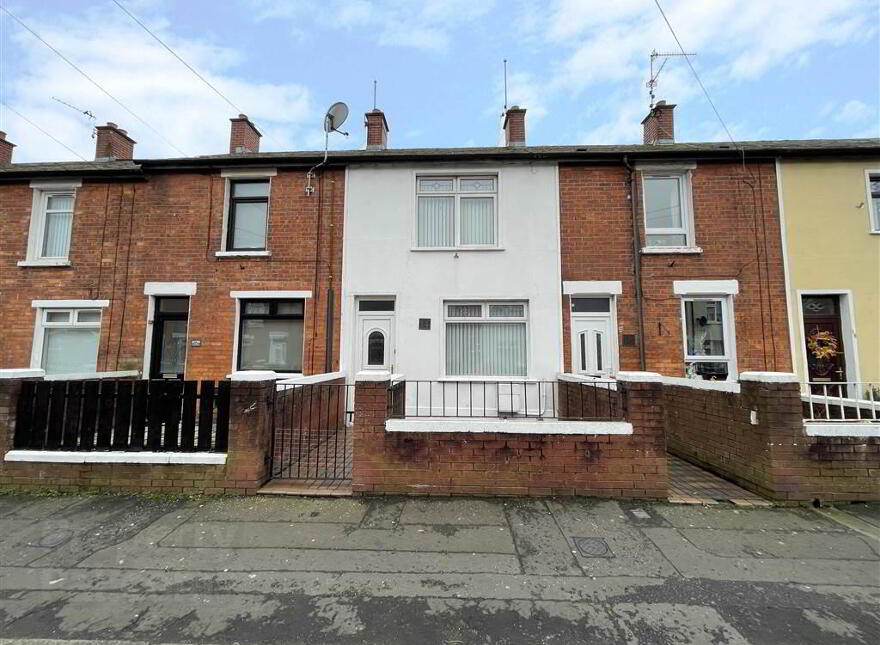 14 St James Crescent, Belfast, BT12 6DW photo