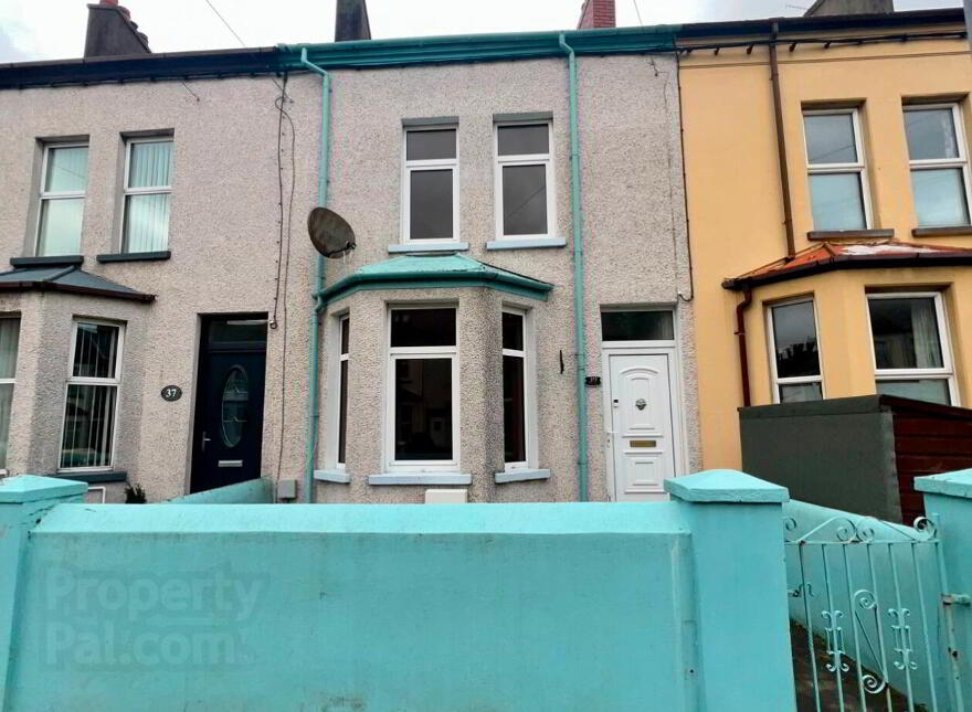 39 Newington Avenue, Larne, BT40 1NN photo