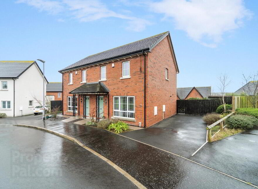 21 Millmount Village Green, Dundonald, Belfast, BT16 1AW photo