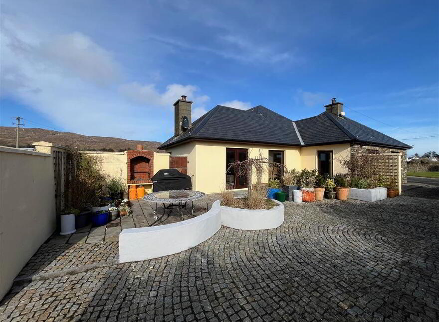 Lasair Choille, Ardmanagh, Schull, West, P81XH33