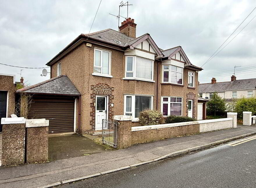 2 Roslyn Avenue, Craigavon, BT63 5BG photo