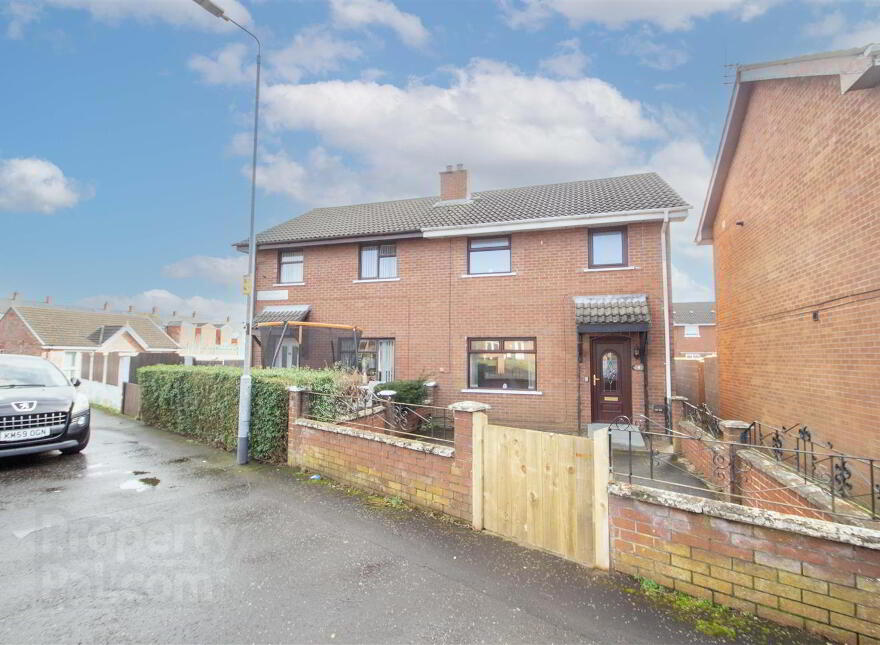 4 Iris Walk, Belfast, BT12 7BX photo