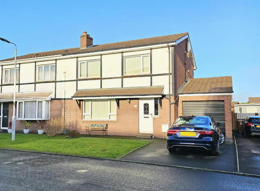 4 Old Grange Green, Carrickfergus, BT38 7UG photo