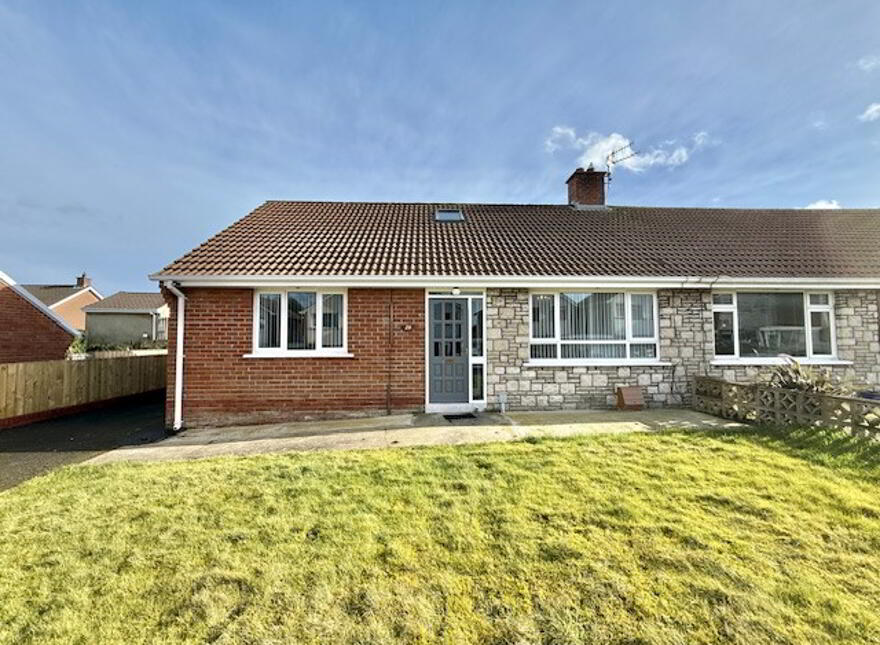 24 Seventree Road, Lisnagelvin, Derry, BT47 5QH photo