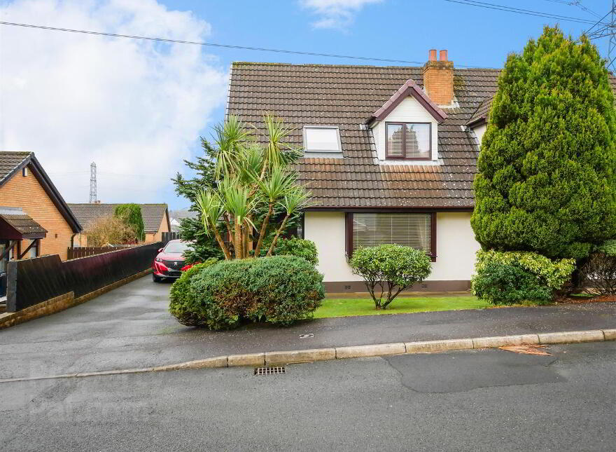 53 Laurelgrove Dale, Off Ballymaconaghy Road, Belfast, BT8 6ZE photo