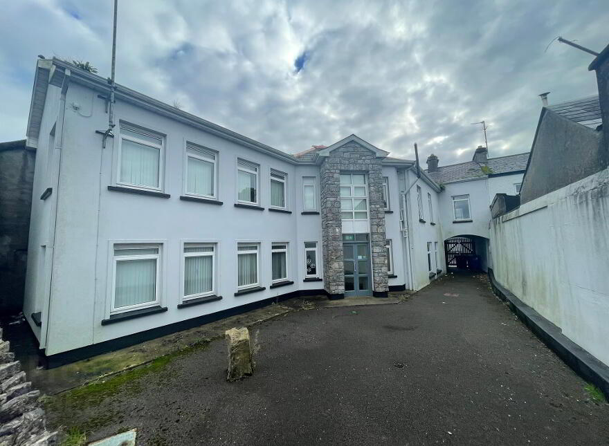 Riverside House, Main Street, Castlerea, F45TW26 photo