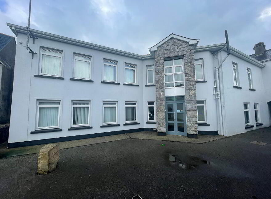 Riverside House, Main Street, Castlerea, F45TW26