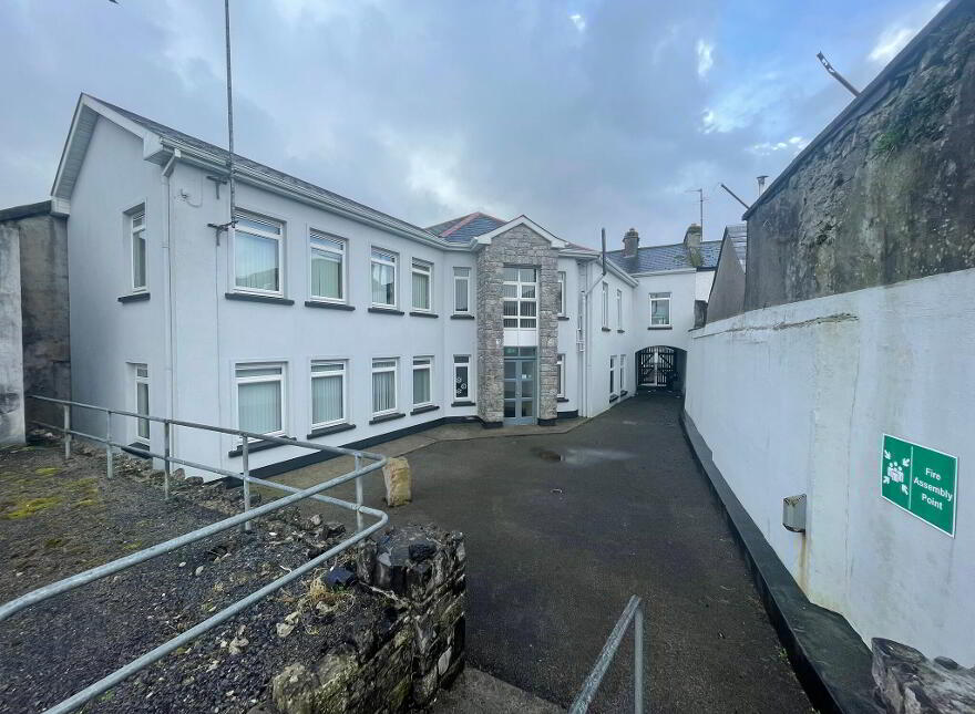 Riverside House, Main Street, Castlerea, F45TW26
