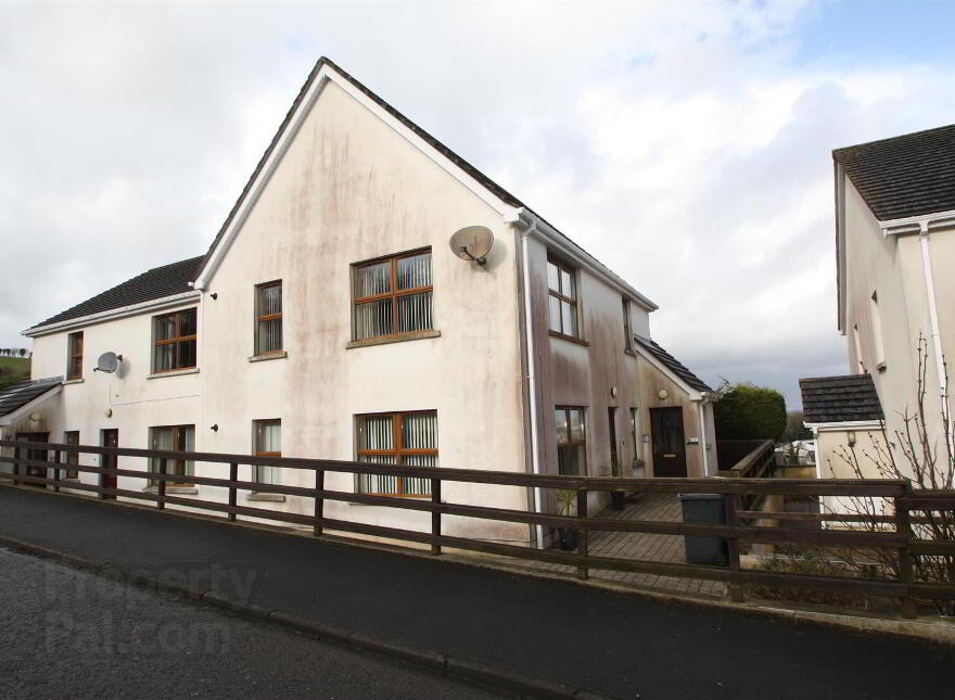 4 Grove Hill Court, Ballynahinch, BT24 8WL photo