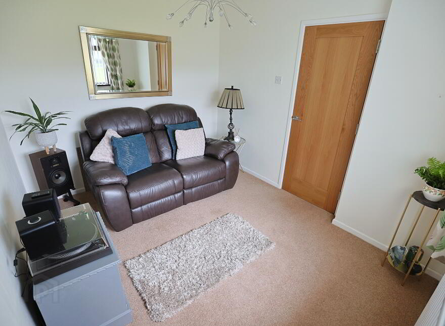 70 Oak Grange, Waringstown, Craigavon, BT66 7SU