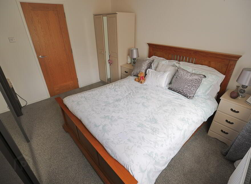 70 Oak Grange, Waringstown, Craigavon, BT66 7SU