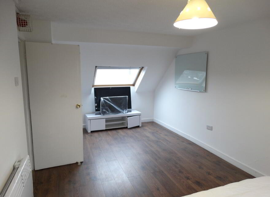 Unit 7, 2 Corn Market, Newry, BT35 8BG