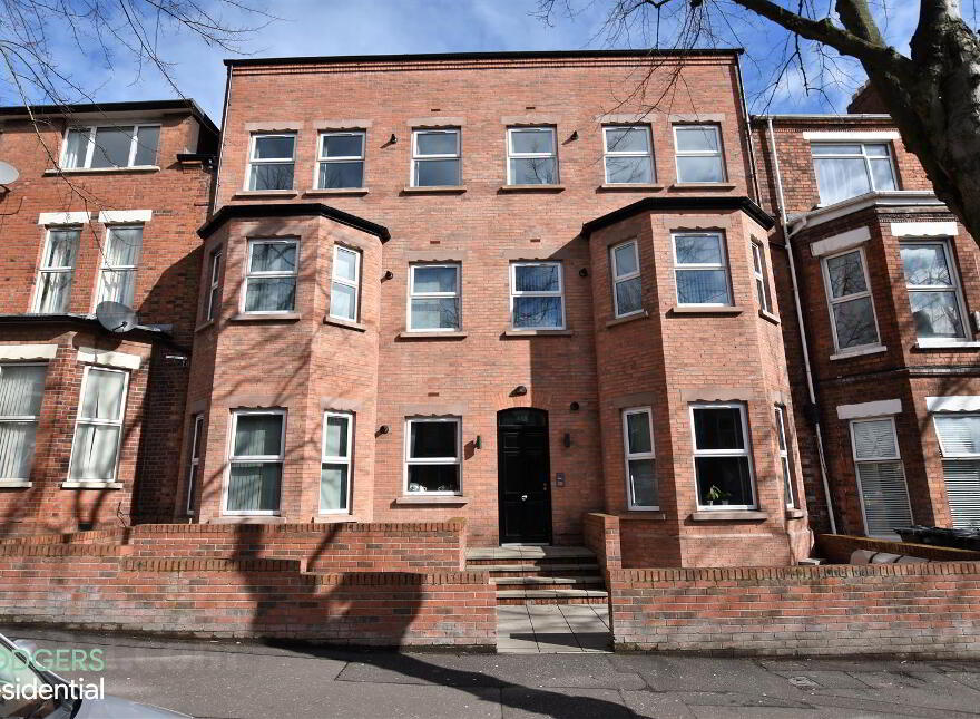 Apt 11, 108 Eglantine Avenue, Belfast, BT9 6EU photo