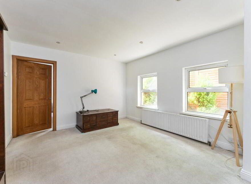 1a Malone Park, Belfast, BT9 6NH