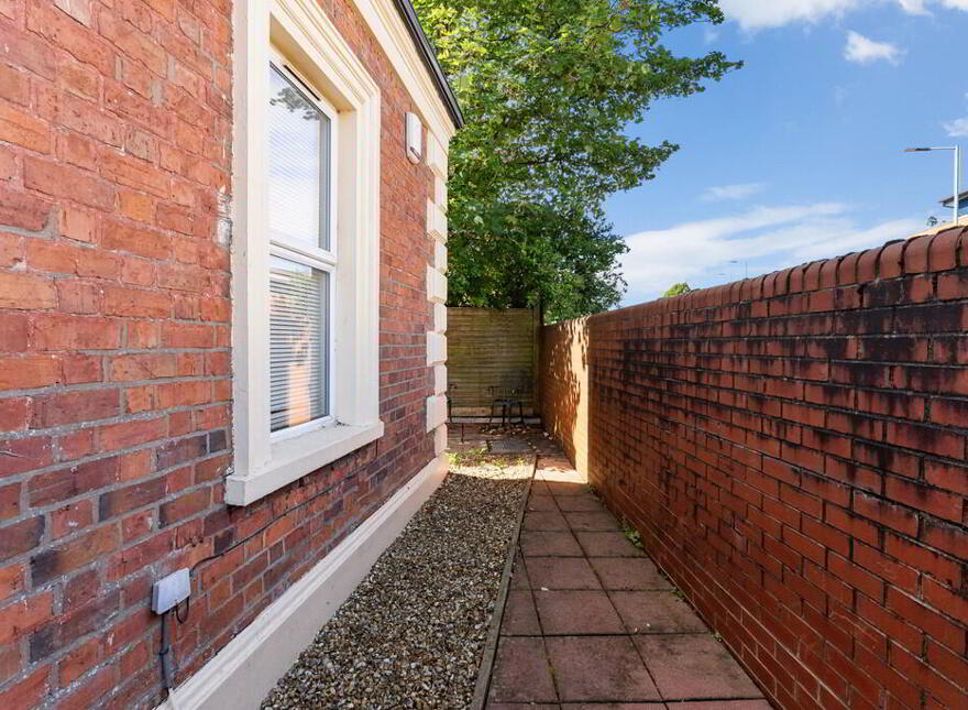 1a Malone Park, Belfast, BT9 6NH