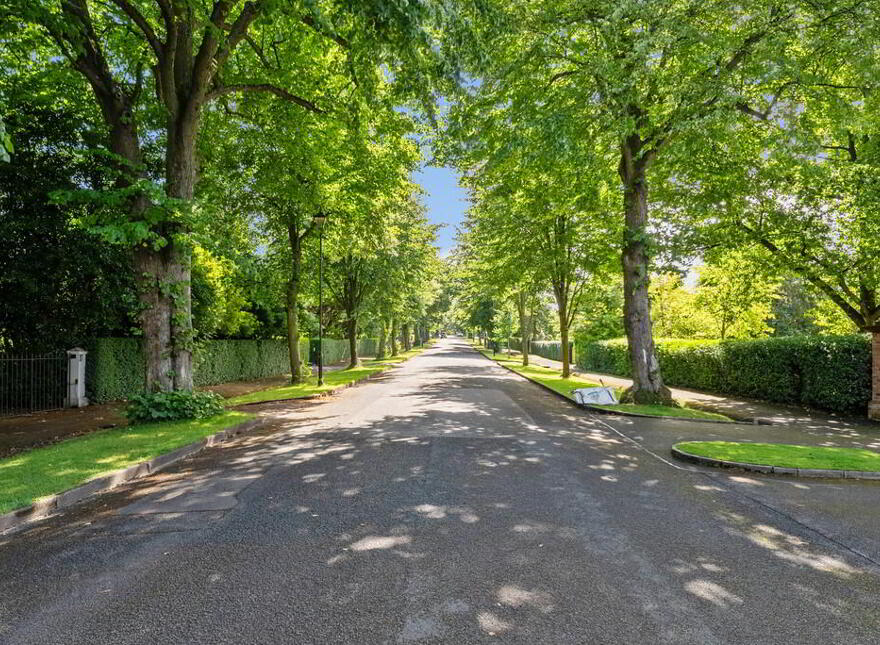 1a Malone Park, Belfast, BT9 6NH
