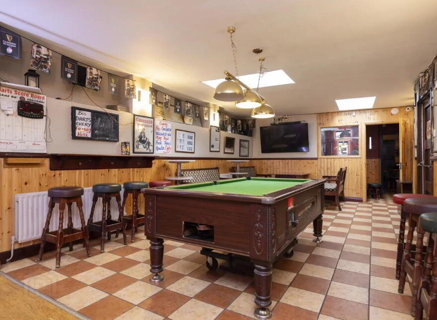Bo Allens, Main St, Moate, N37N2N3