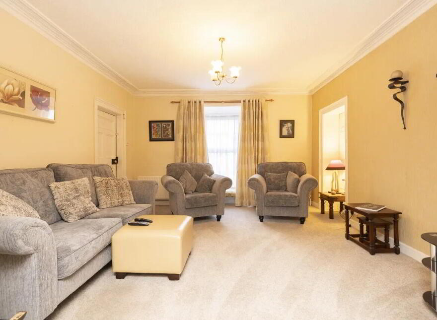 Bo Allens, Main St, Moate, N37N2N3
