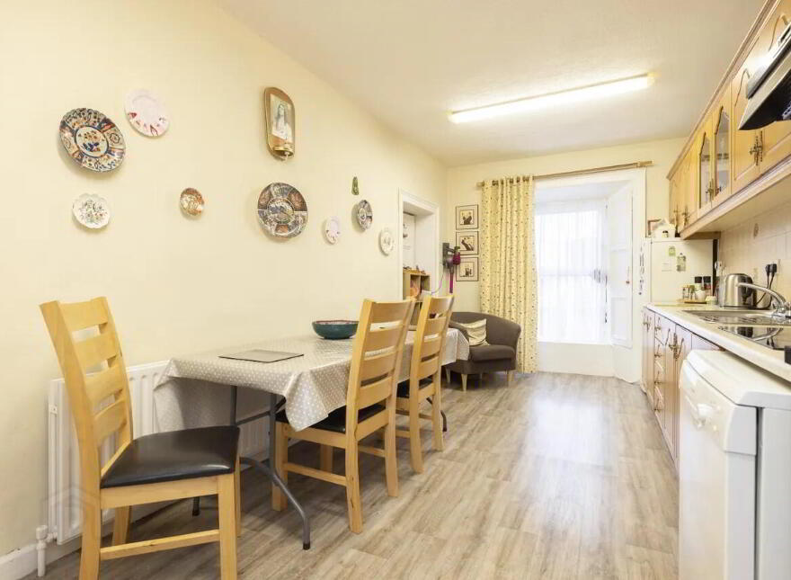 Bo Allens, Main St, Moate, N37N2N3