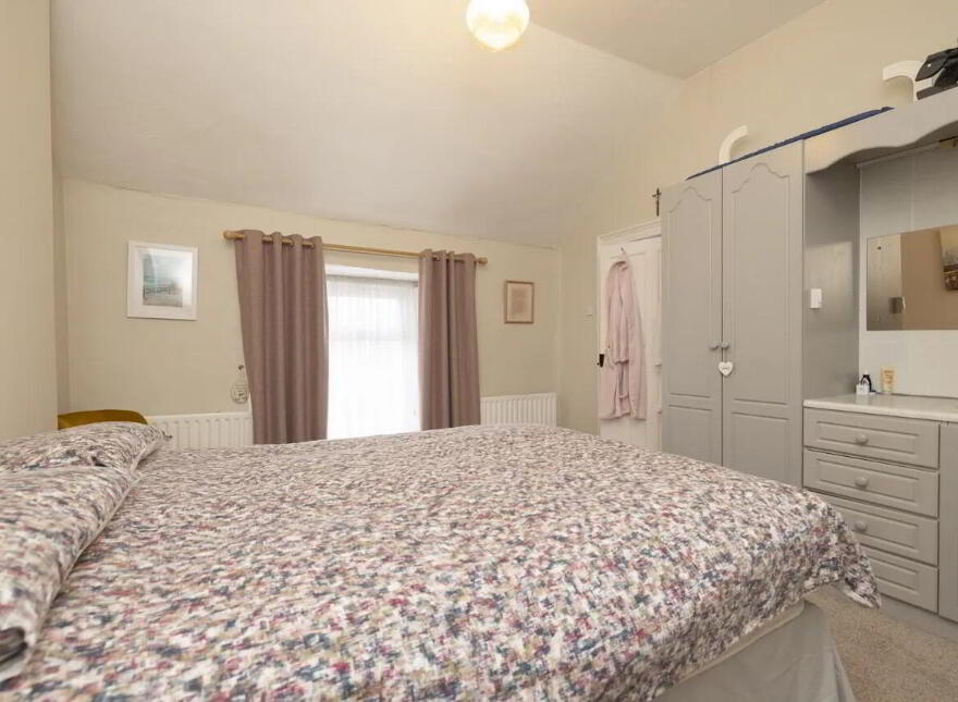 Bo Allens, Main St, Moate, N37N2N3
