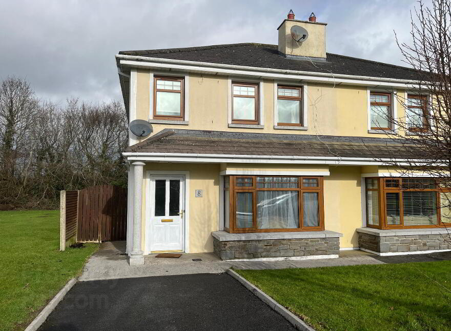 8 Cois Na Habháinn, Mullinahone, E41CH27 photo